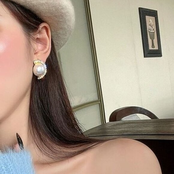 🍁  Geometric Semicircle Shape Pearl Stud Earrings For Women, FB16FA1059 - Picture 4 of 5